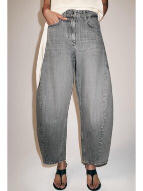 Zara Relaxed Wide-Leg Jeans in Grey Wash